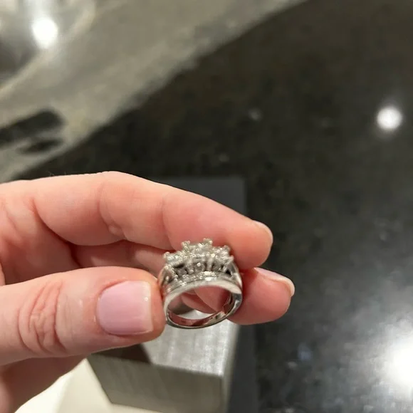 Zales Silver PAST PRESENT FUTURE anniversary Diamond Ring - Picture 8 of 11